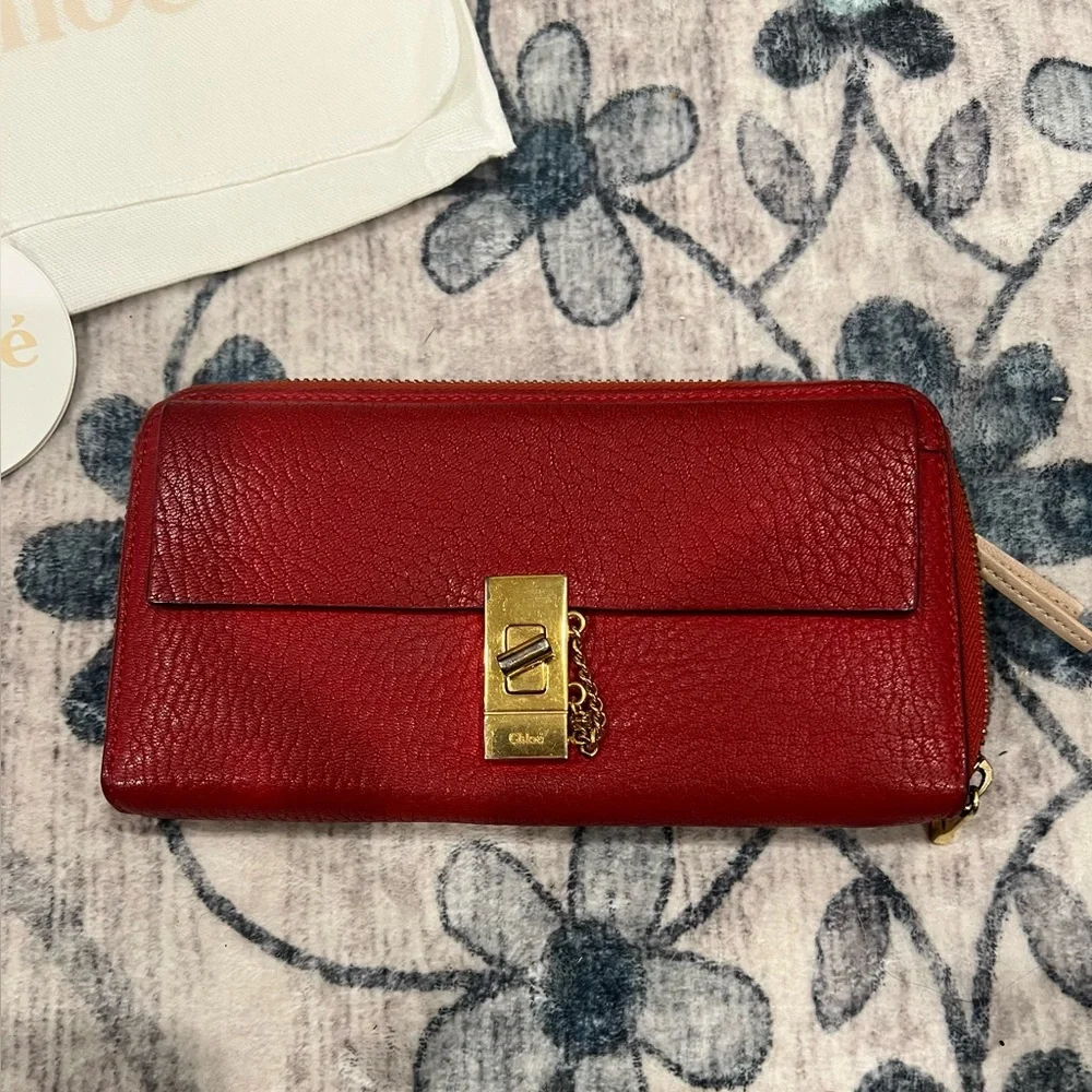 Chloé Drew Long Red Leather Wallet ( all inclusive)
Box, Dust bag, tag,COA card - Picture 2 of 16
